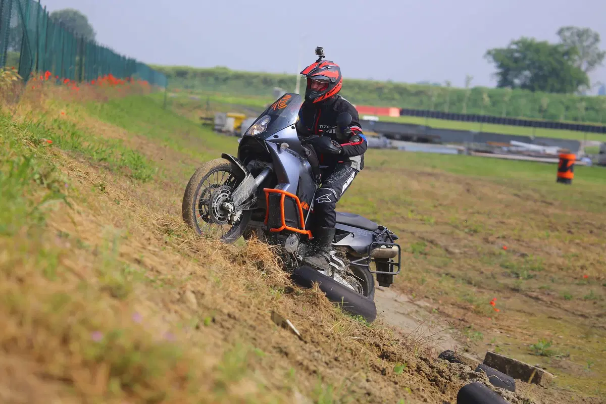 A scuola di maxienduro con la KTM 1090ADV R da Fabio Fasola! (34)