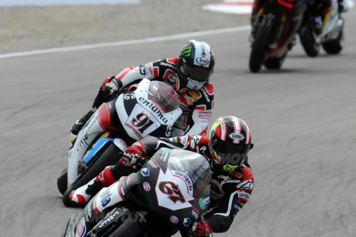 Shane Byrne con Ducati Althea (10)