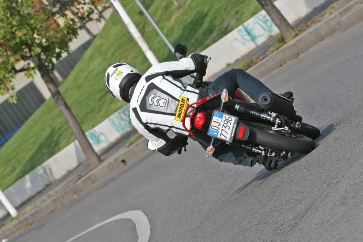 Honda CBF 125       (17)