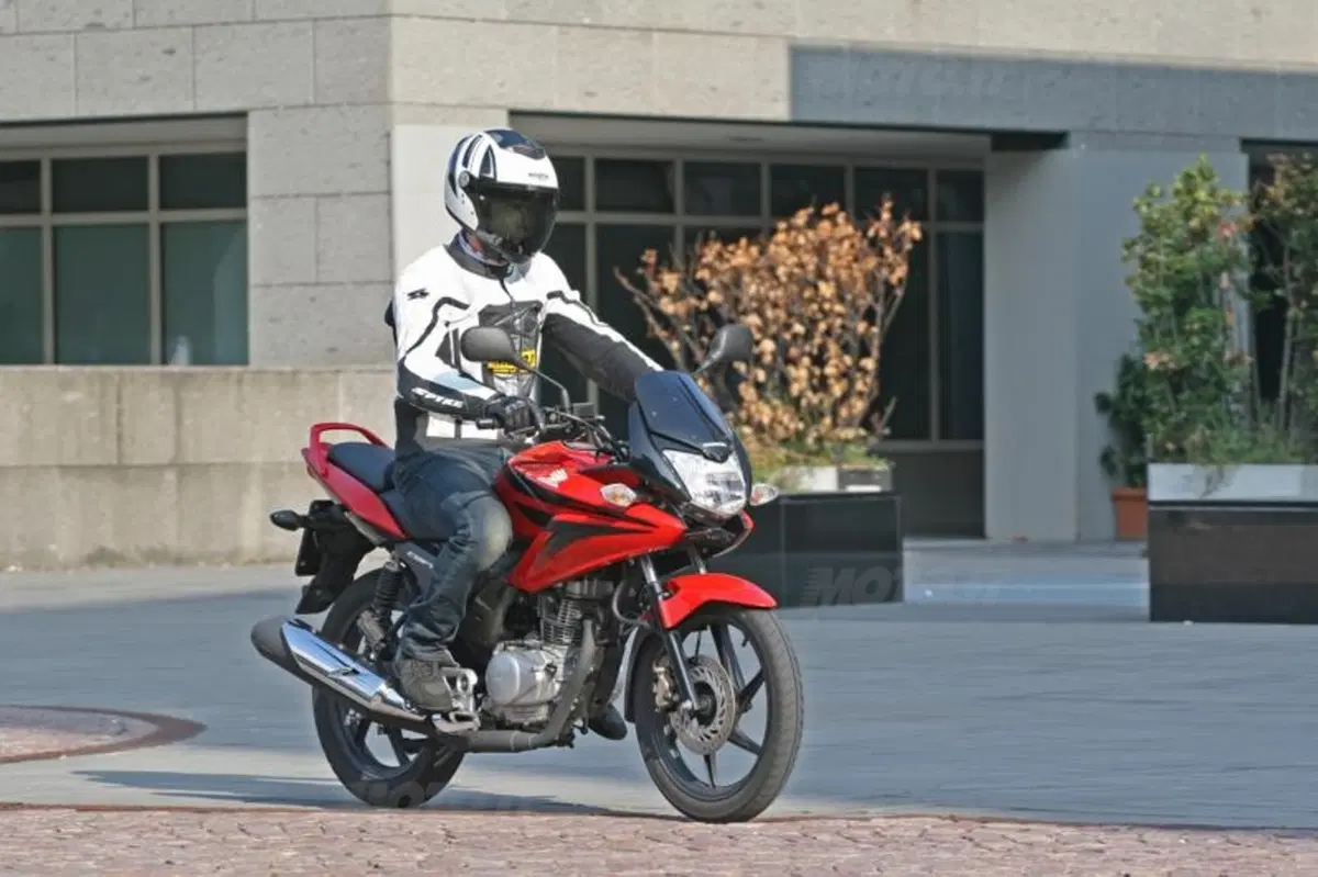 Honda CBF 125       (18)