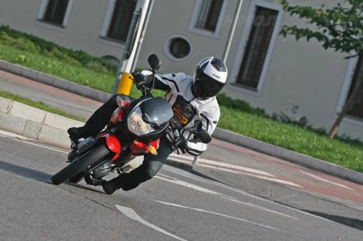 Honda CBF 125       (20)