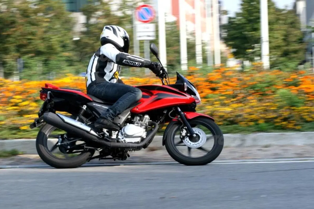 Honda CBF 125       (21)