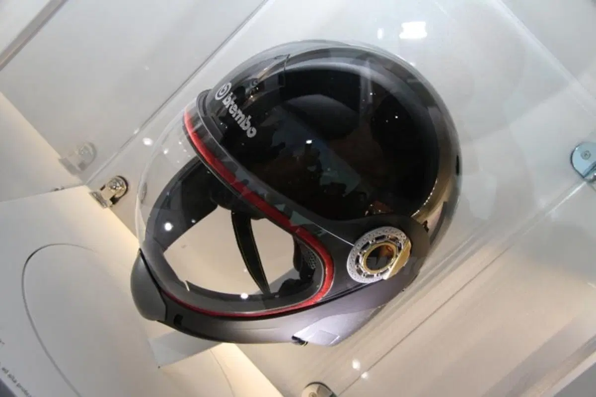 Nuovi caschi Brembo