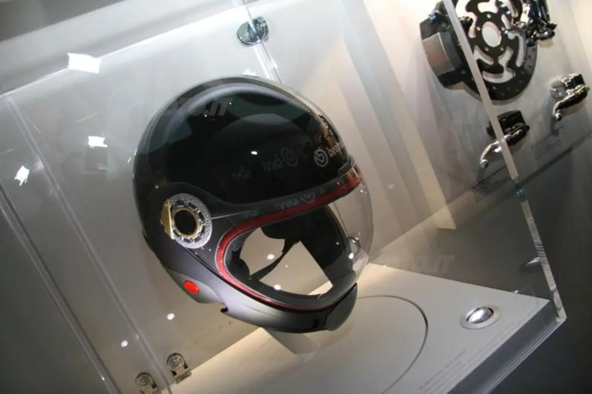 Nuovi caschi Brembo (3)