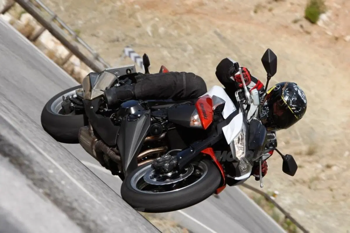 Kawasaki Z 1000  (4)