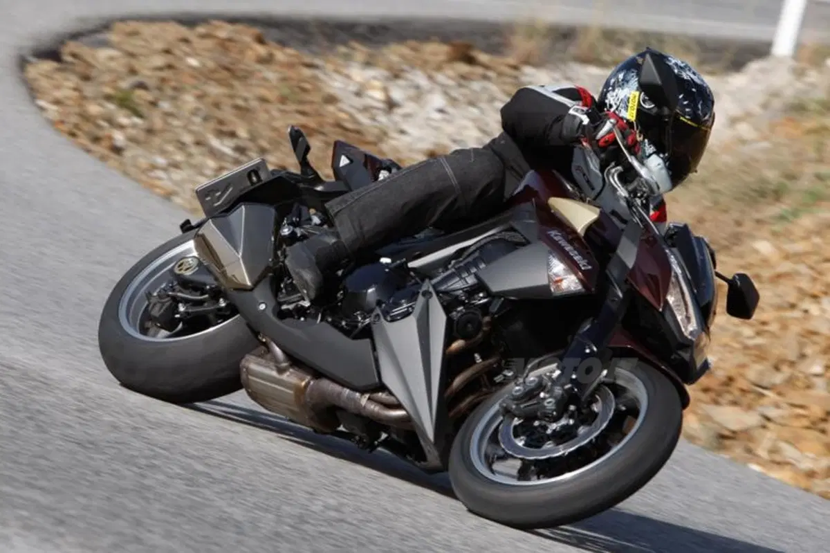 Kawasaki Z 1000  (5)