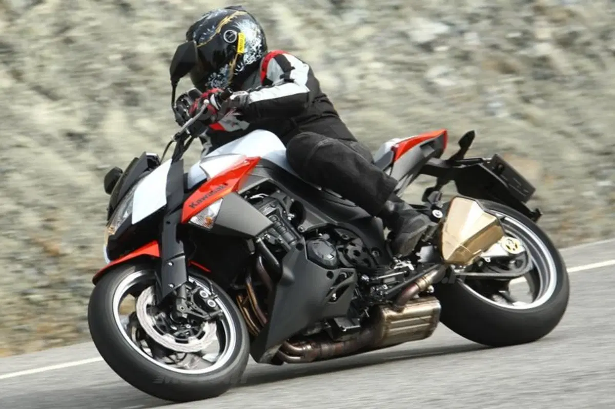 Kawasaki Z 1000  (11)