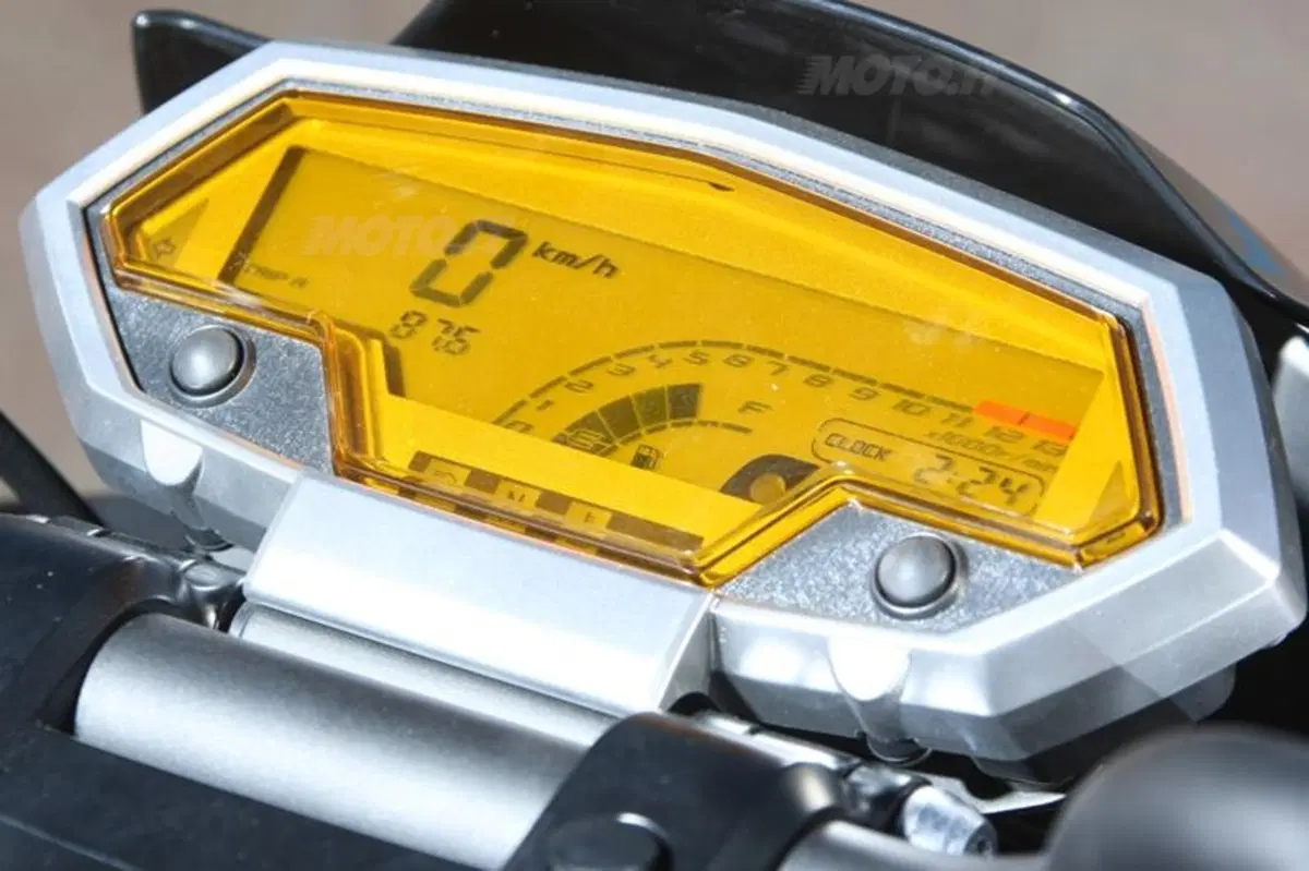 Kawasaki Z 1000  (32)