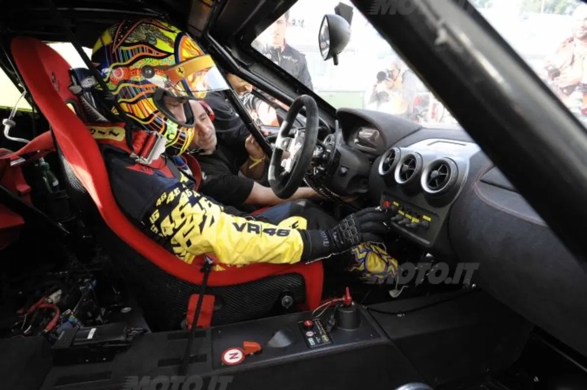 Valentino arriva 3° con la Ferrari alla 6 Ore di Vallelunga (5)