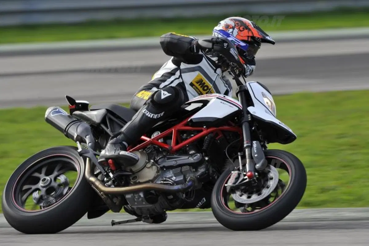 Ducati Hypermotard 1100 EVO ed EVO SP 
