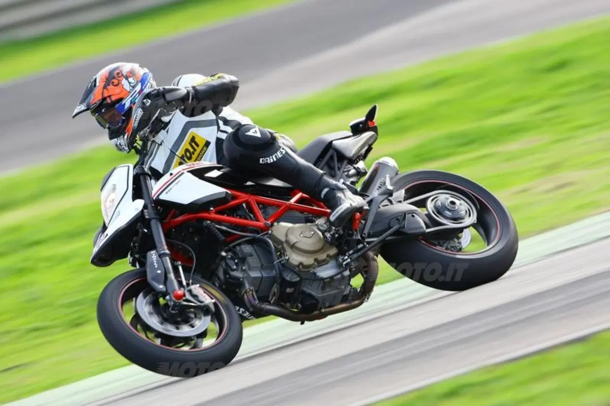 Ducati Hypermotard 1100 EVO ed EVO SP  (7)