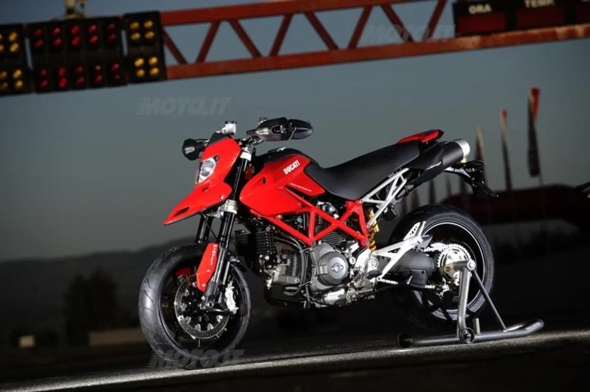Ducati Hypermotard 1100 EVO ed EVO SP  (14)