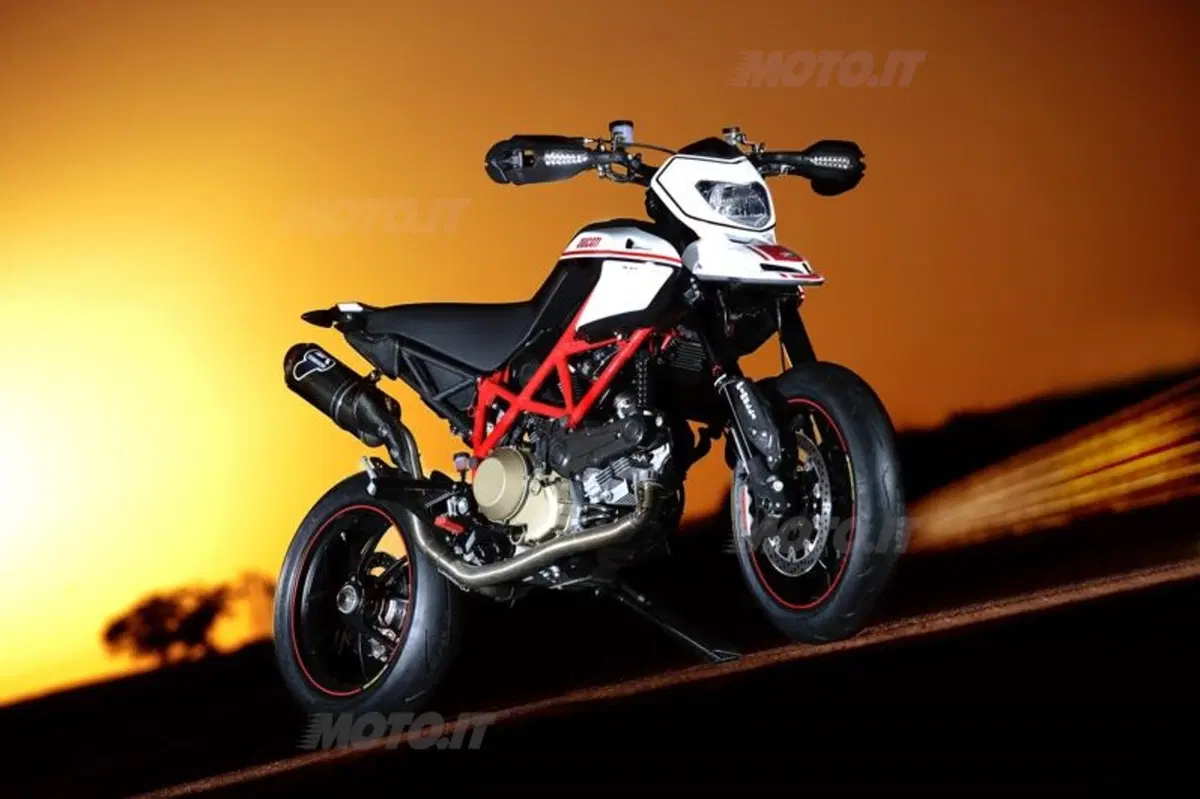 Ducati Hypermotard 1100 EVO ed EVO SP  (16)