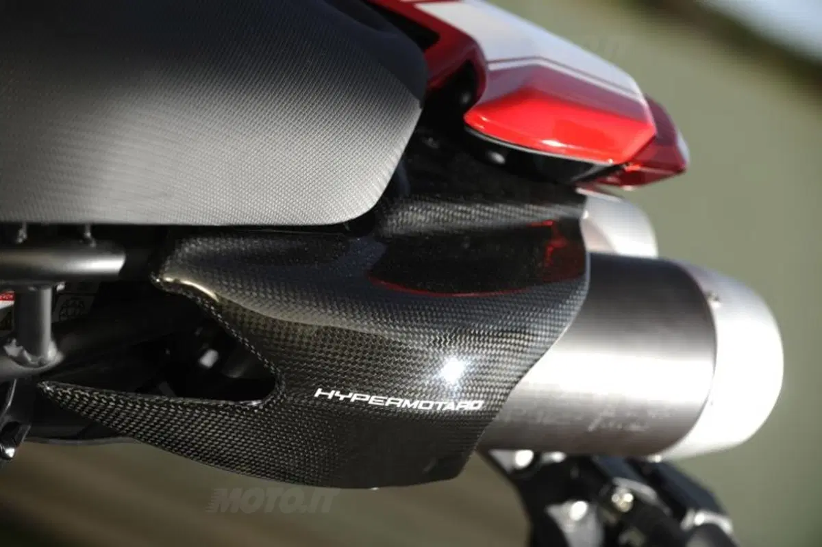 Ducati Hypermotard 1100 EVO ed EVO SP  (18)