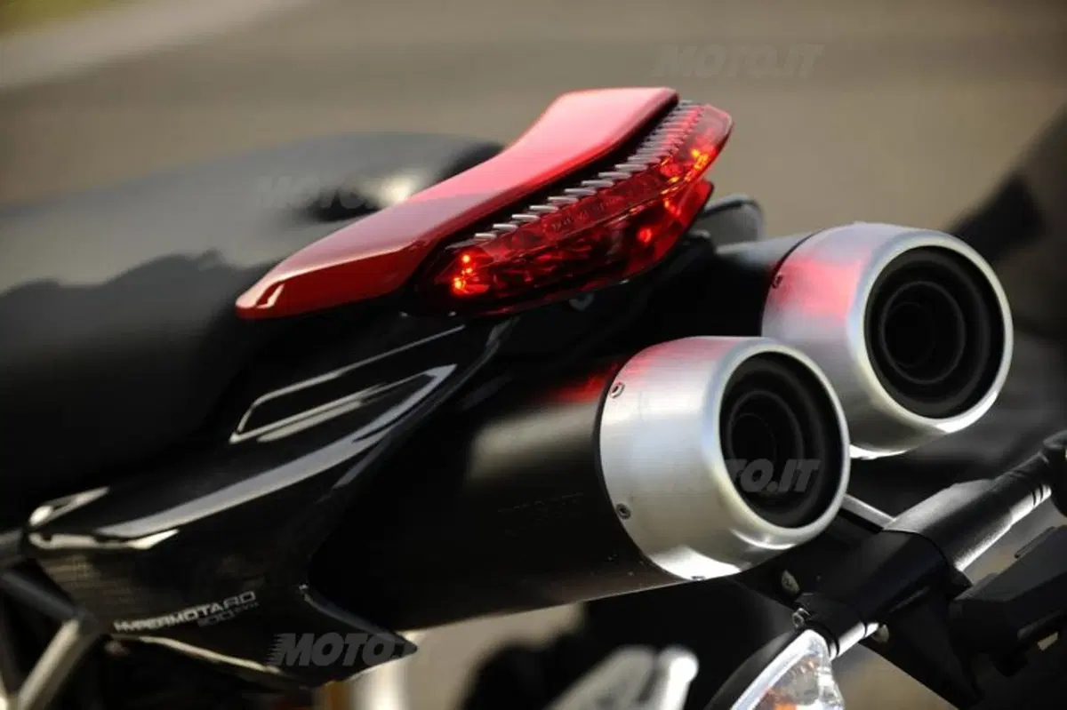 Ducati Hypermotard 1100 EVO ed EVO SP  (24)