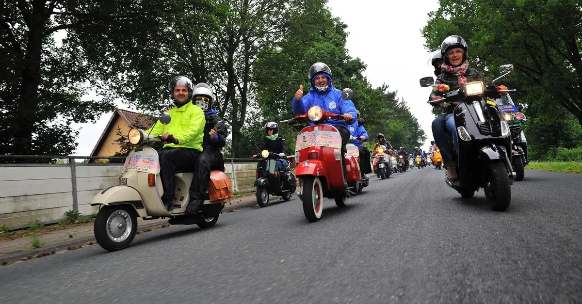 Vespa World Days 2018: missione Belfast