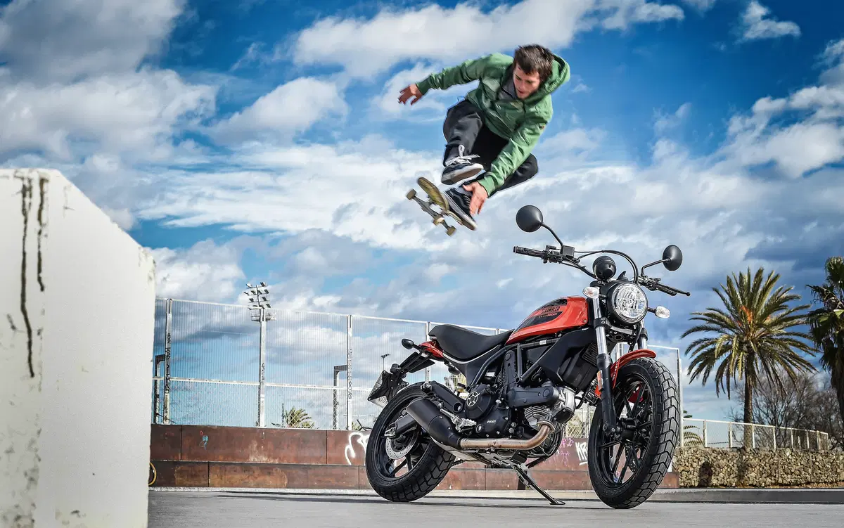 Ducati Scrambler Sixty2 (15)