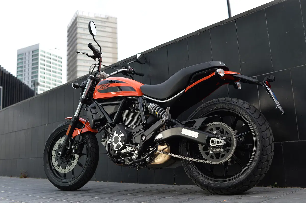 Ducati Scrambler Sixty2 (22)