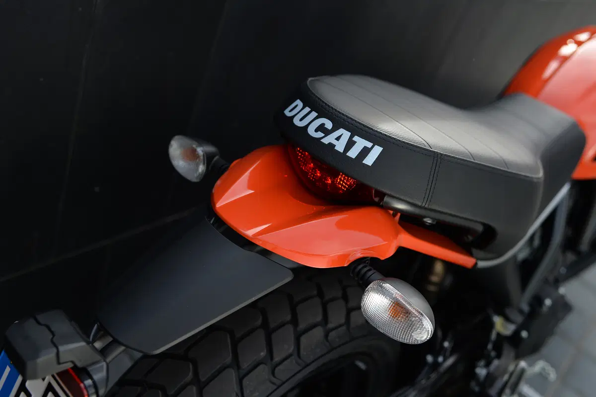 Ducati Scrambler Sixty2 (37)