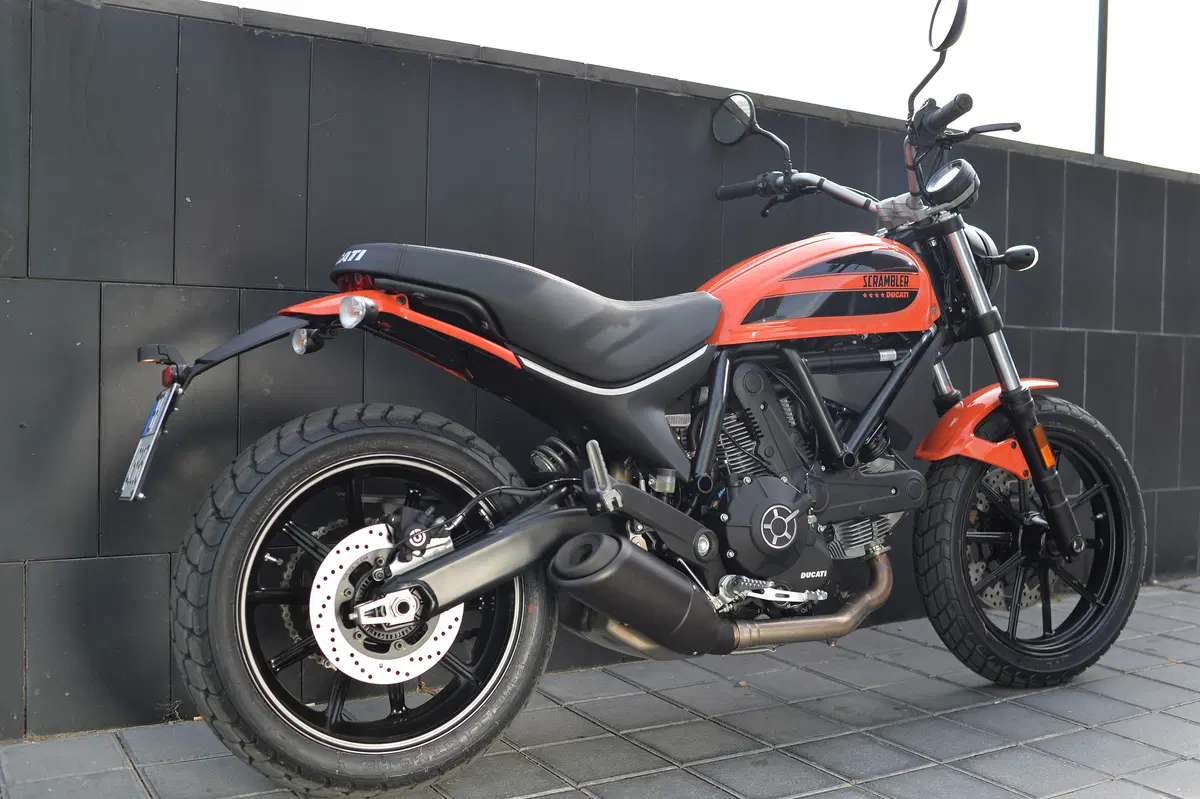 Ducati Scrambler Sixty2 (18)