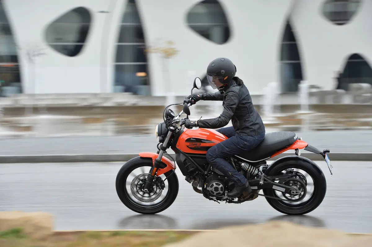 Ducati Scrambler Sixty2 (3)