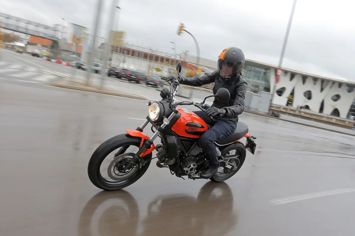 Ducati Scrambler Sixty2 (12)
