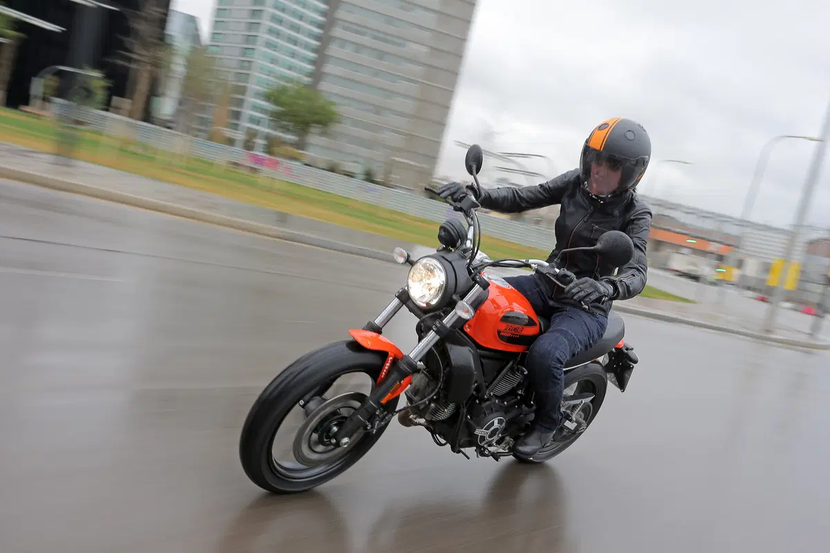 Ducati Scrambler Sixty2 (8)