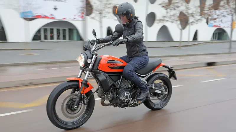 Ducati Scrambler Sixty2
