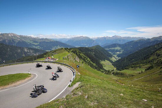 La Niken ha doti insospettabili anche nel turismo