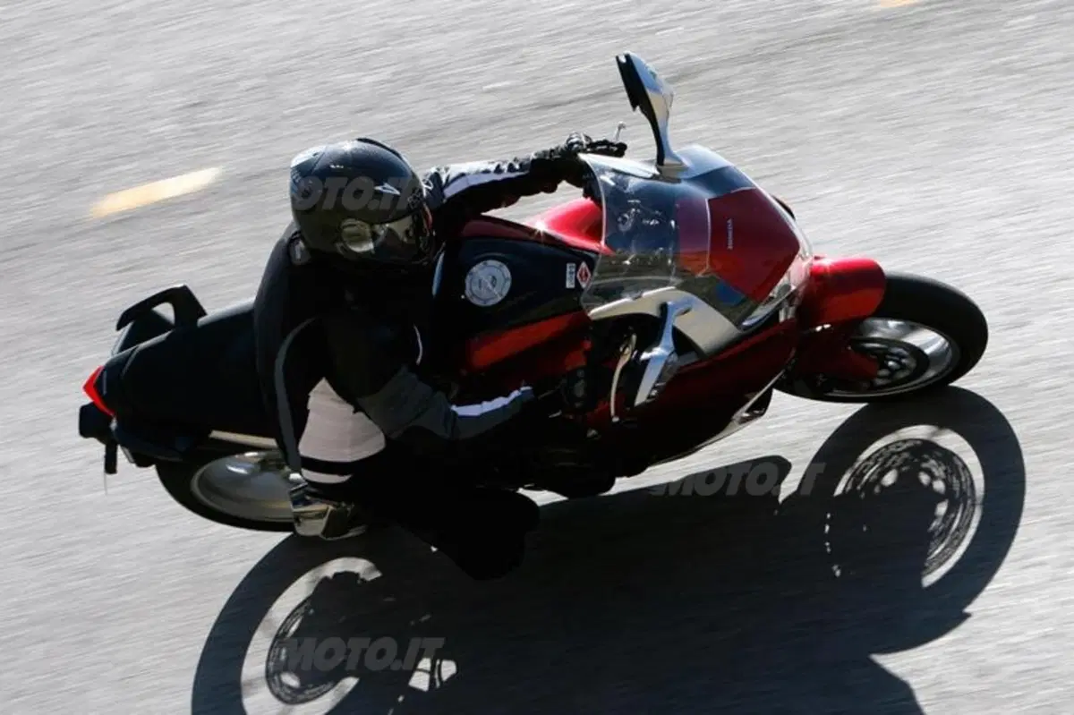 Honda VFR 1200 F  (11)