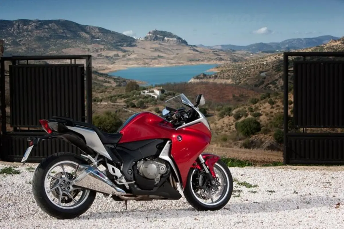 Honda VFR 1200 F  (17)