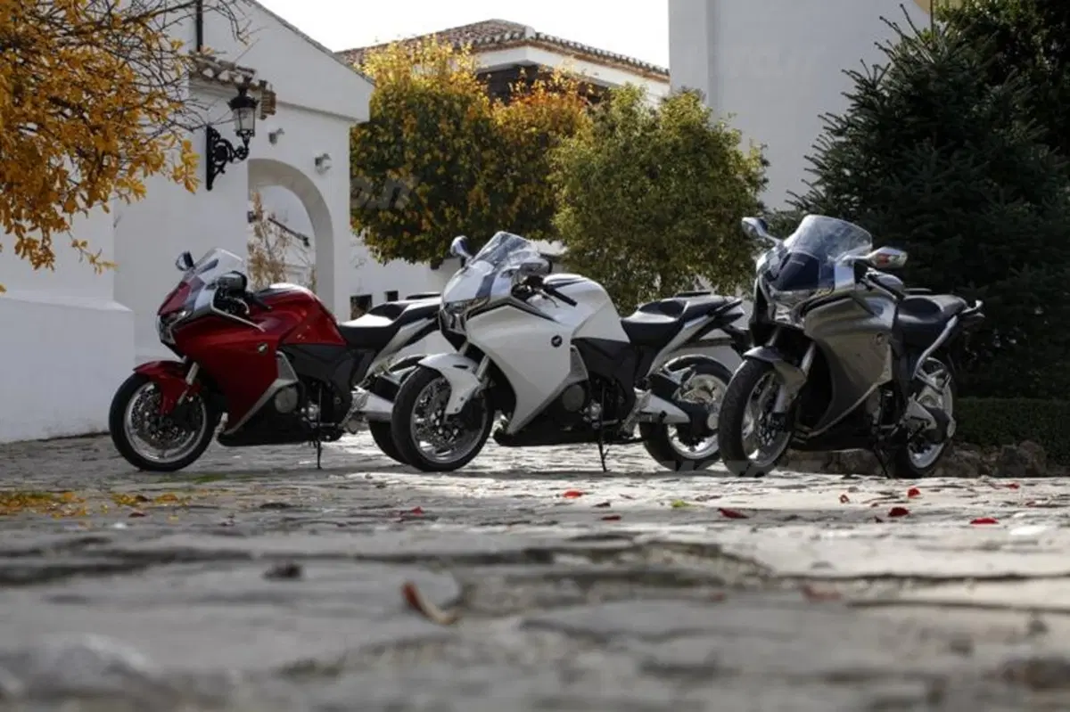 Honda VFR 1200 F  (22)