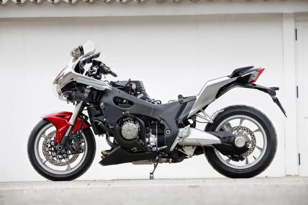 Honda VFR 1200 F  (31)