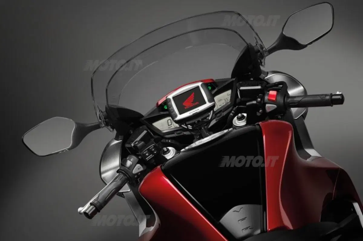 Honda VFR 1200 F  (35)