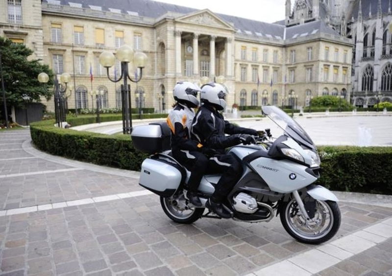 Arriva dai concessionari la BMW R1200RT