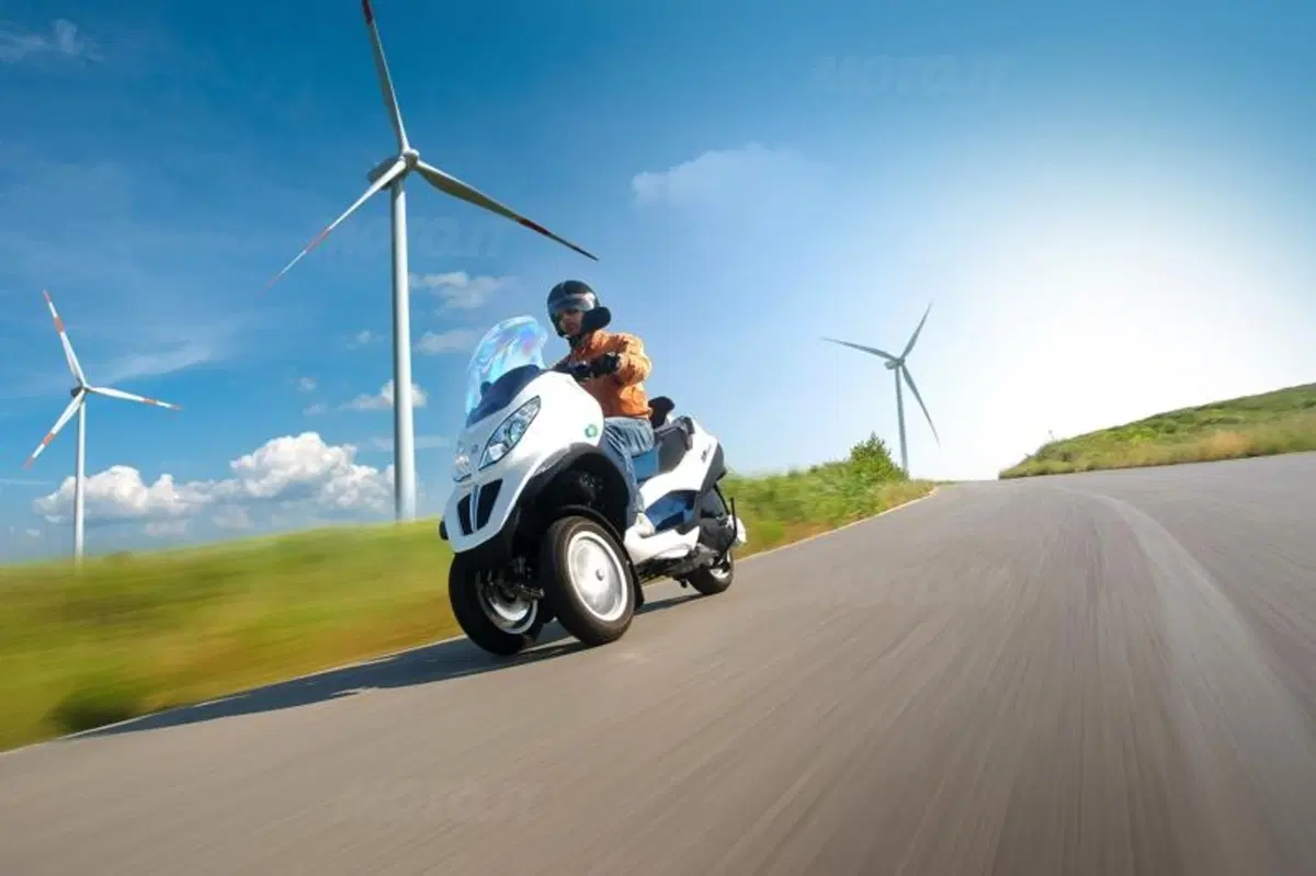 Per tutto Dicembre Piaggio MP3 Hybrid a 6.900 Euro