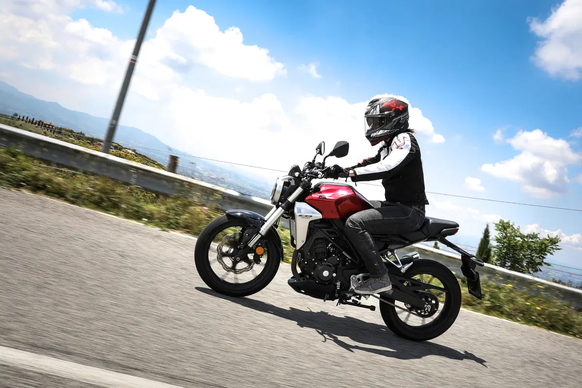 Honda CB300R TEST (4)