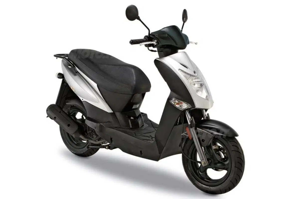 Lo scooter "ruba" l’8% di mercato alle moto (5)
