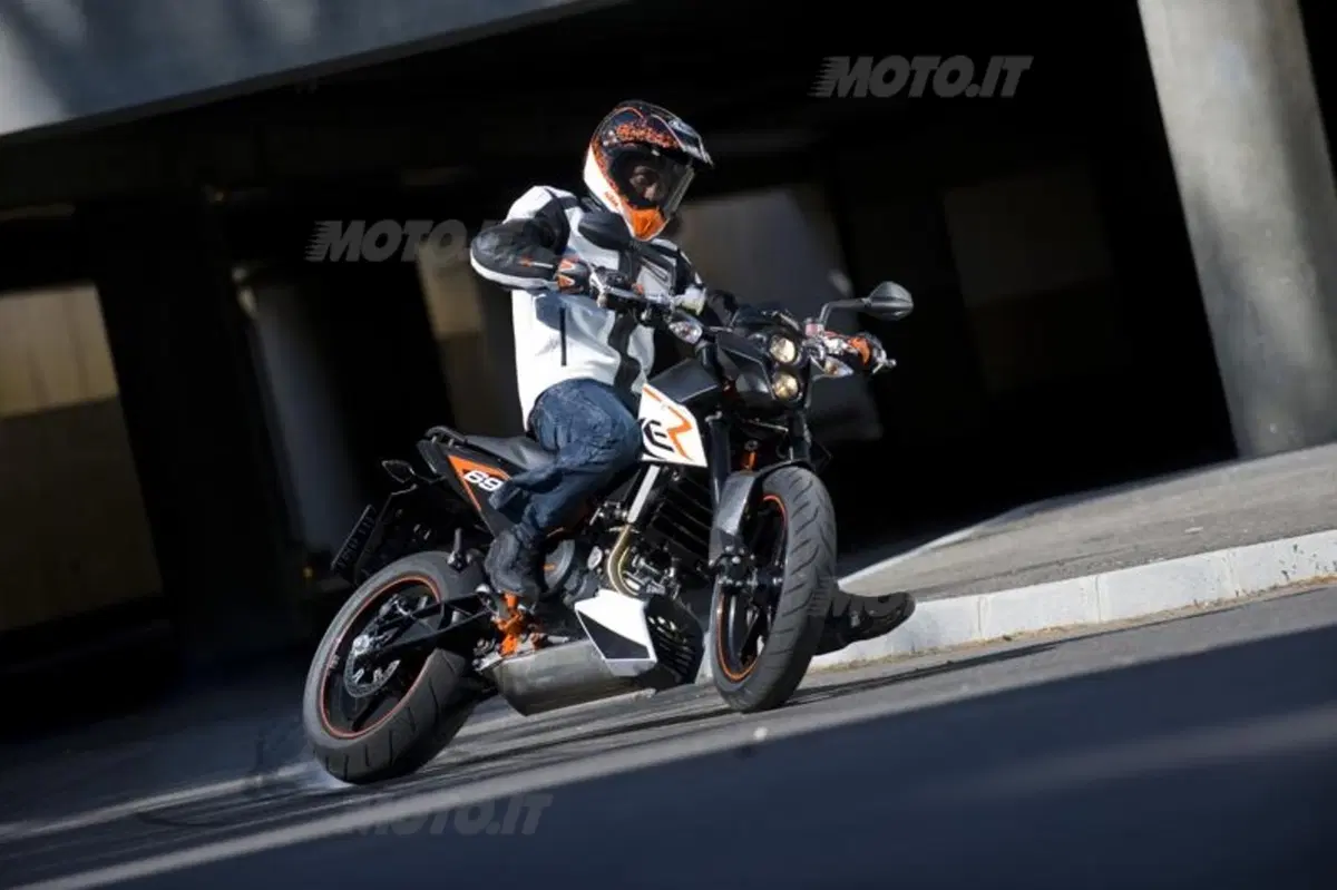 KTM Duke 690 R (6)