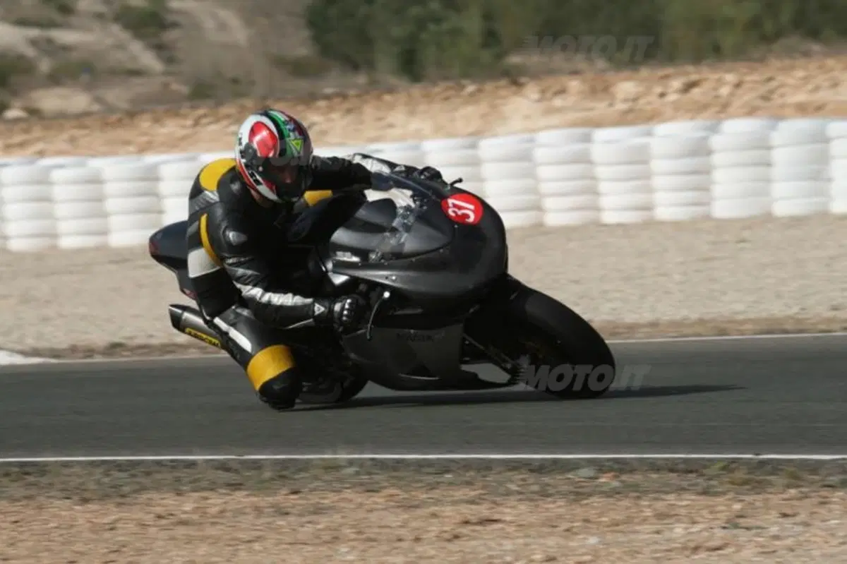 E' in arrivo la MV Agusta F3? (4)