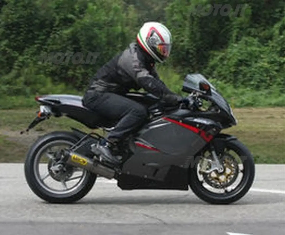 E' in arrivo la MV Agusta F3? (7)