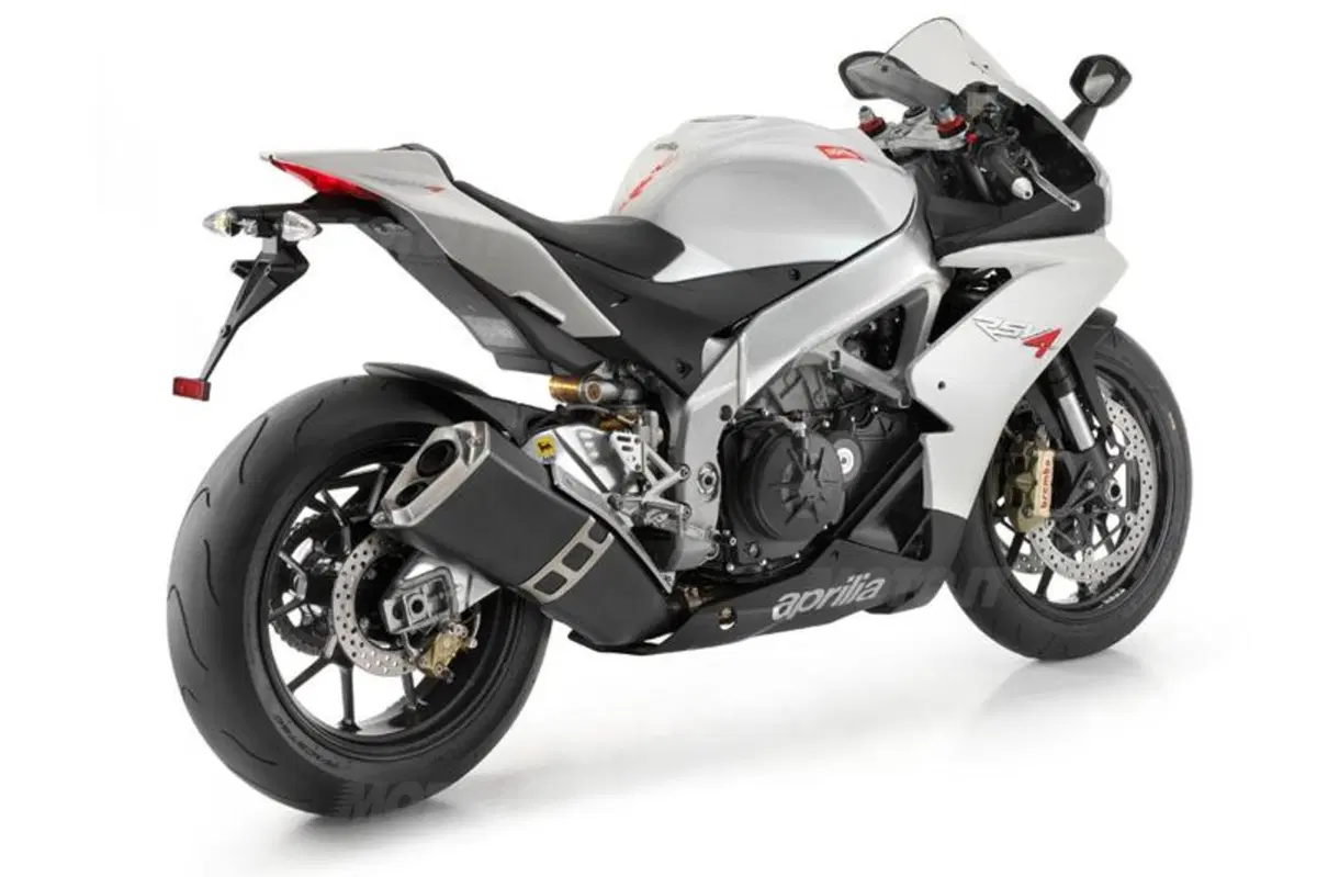 Aprilia RSV4 R  (19)
