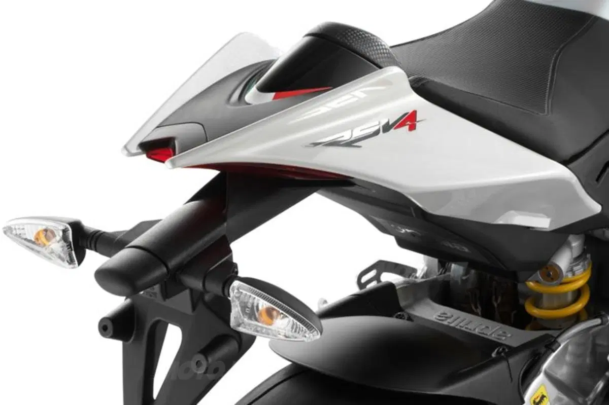 Aprilia RSV4 R  (23)