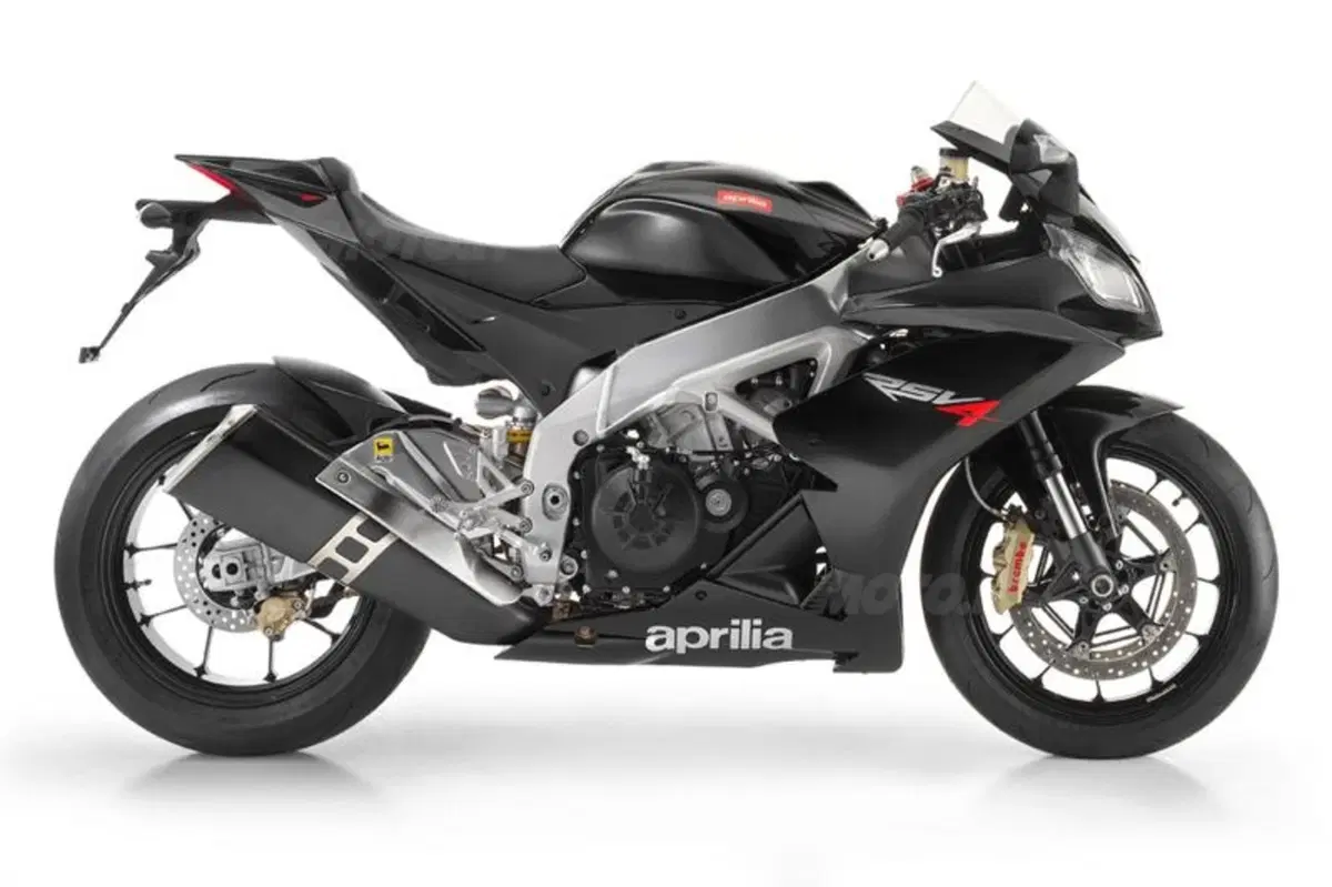 Aprilia RSV4 R  (25)
