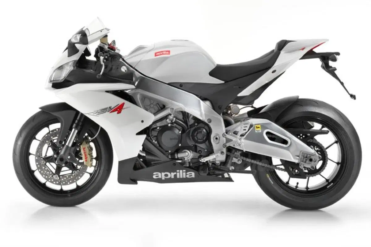 Aprilia RSV4 R  (26)