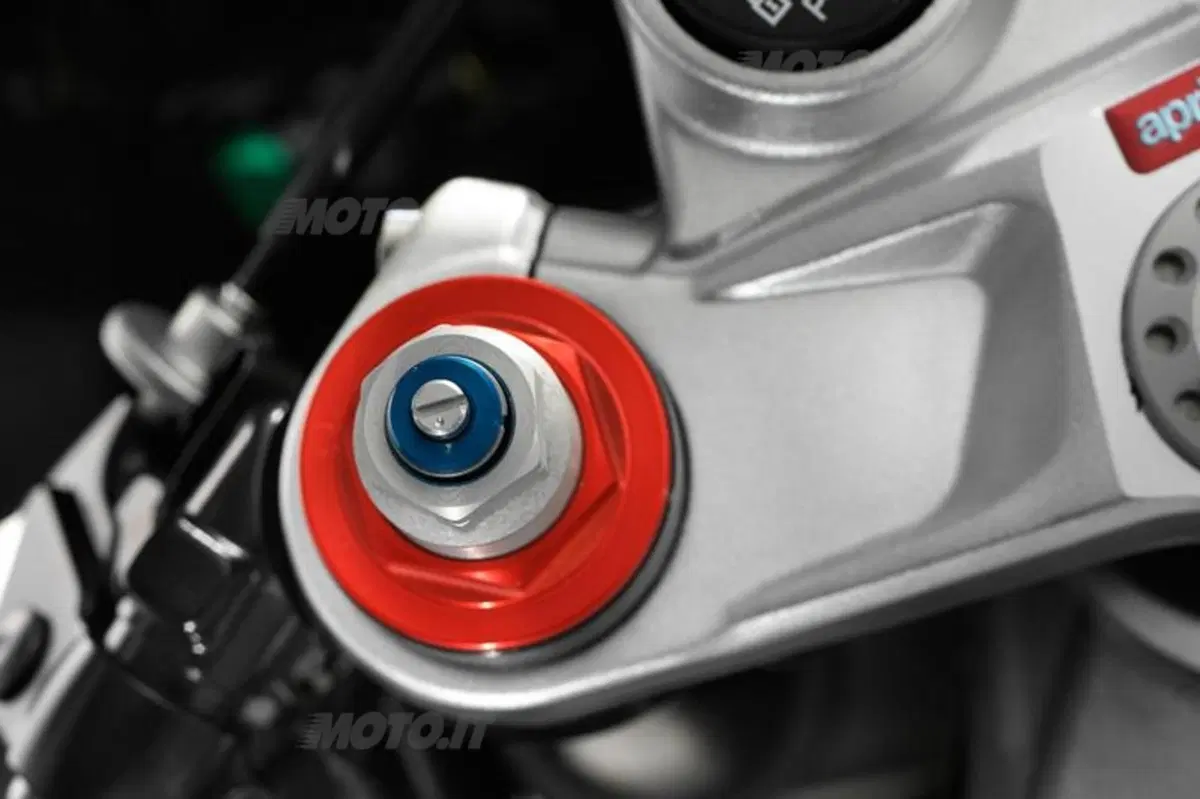 Aprilia RSV4 R  (30)