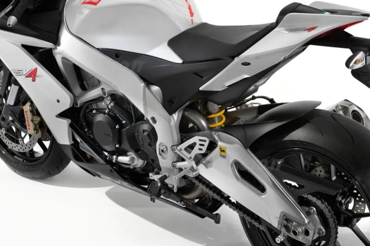 Aprilia RSV4 R  (31)