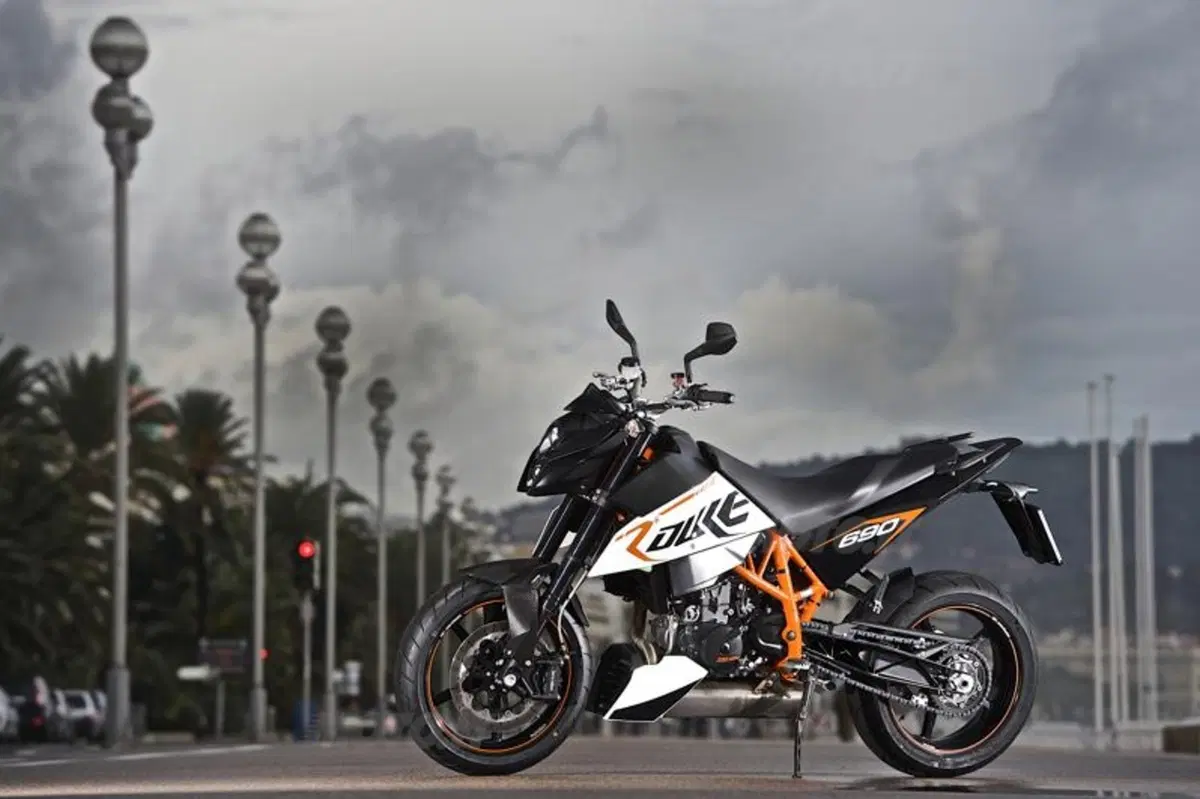 KTM Duke 690 R  (3)