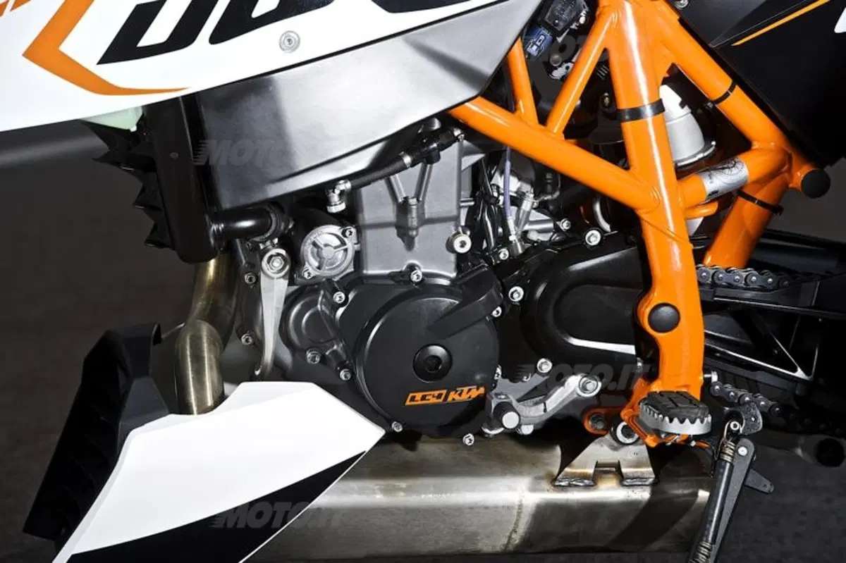 KTM Duke 690 R  (11)