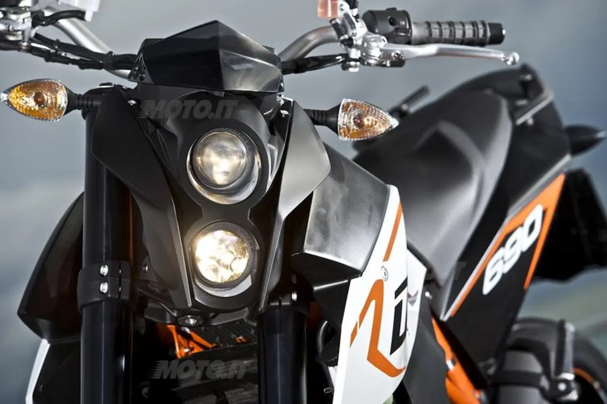 KTM Duke 690 R  (12)